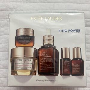 Estee Lauder Travel Exclusive Glowing Skincare Essentials 5 Piece Set